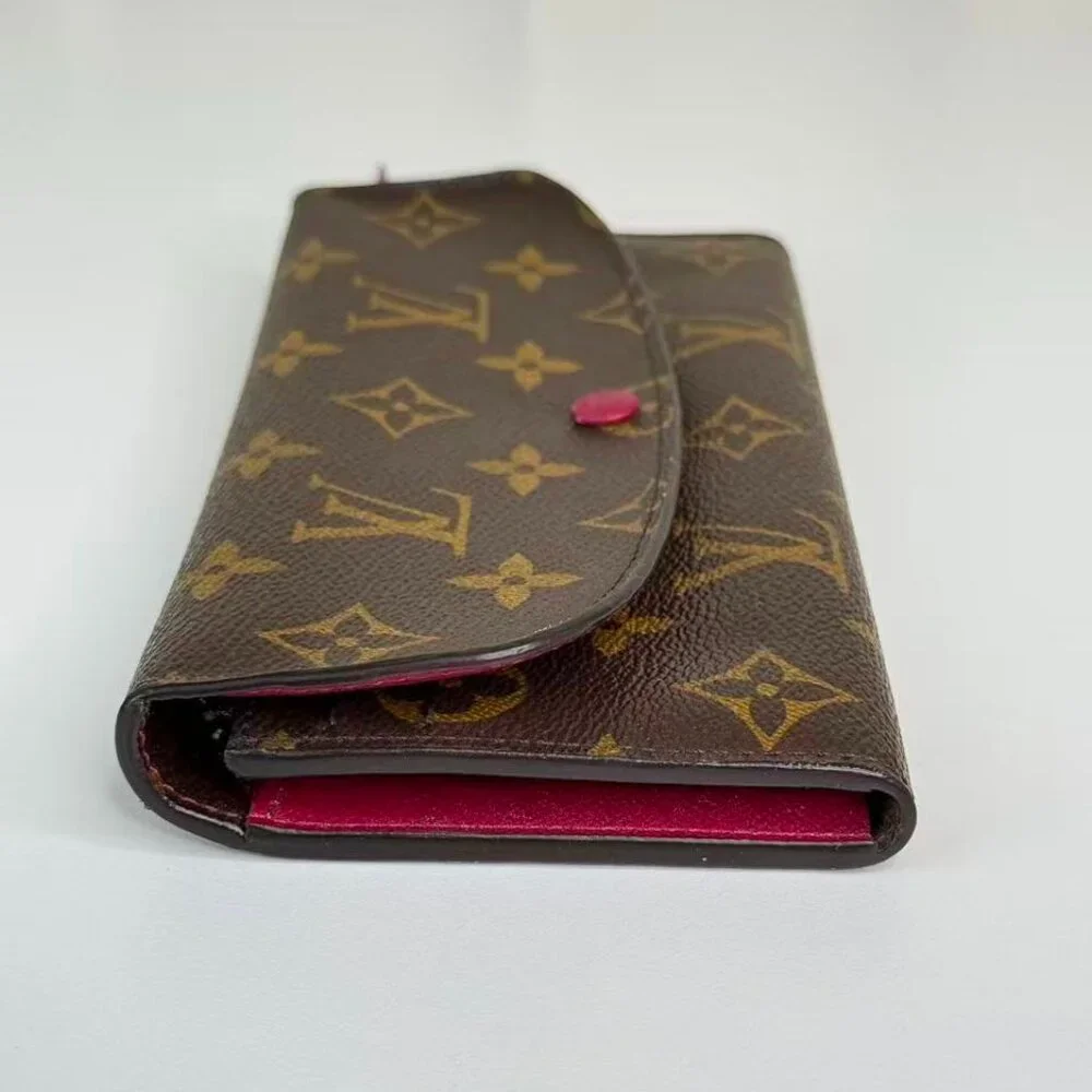 Louis Vuitton Monogram Canvas Wallet with Classic LV Logo Design